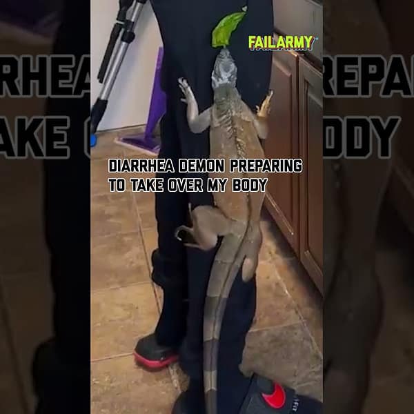 Did anyone else see that? 😬 #cyclospora #food #lizard #horror #failarmy