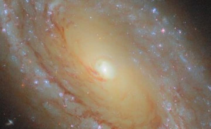 5 exquisite pictures of quasars and black holes taken by NASA Hubble Space Telescope