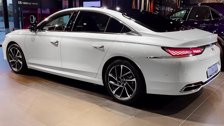 2022 DS 9 – Exterior & interior Details (Magnificent Luxury Sedan)