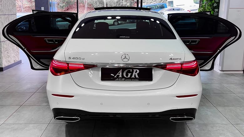 Mercedes S-Class (2022) – Ultra Luxury Legendary Sedan!