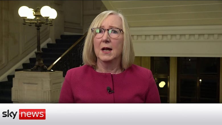 Vaccines Minister says ‘Plan B is working’ despite more than one million COVID cases in past week