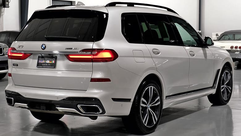 2022 BMW X7 – Luxury Large SUV