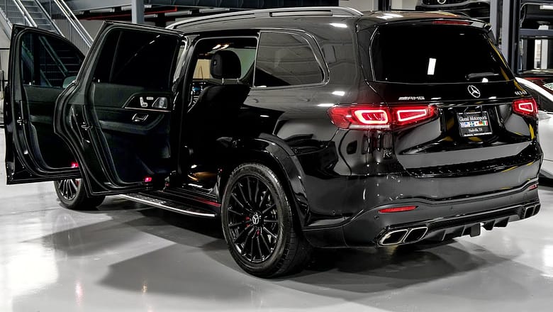 2022 Mercedes GLS AMG 63 – Exterior and interior Details (incredible)