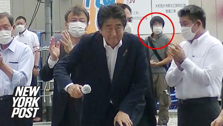 Shinzo Abe’s suspected assassin pictured behind him before killing | New York Post