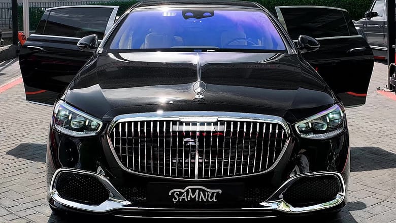 2022 Mercedes Maybach S580 – The Ultra-Expensive Luxury Limousine!