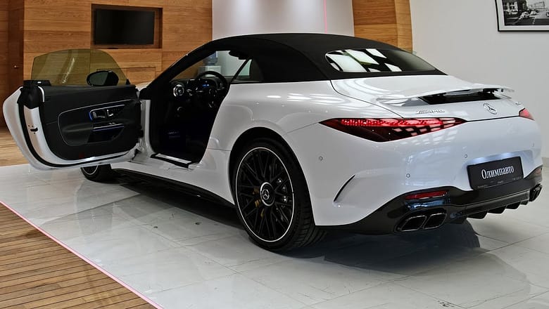 Mercedes-AMG SL (2022) – Sound, interior and Exterior Details