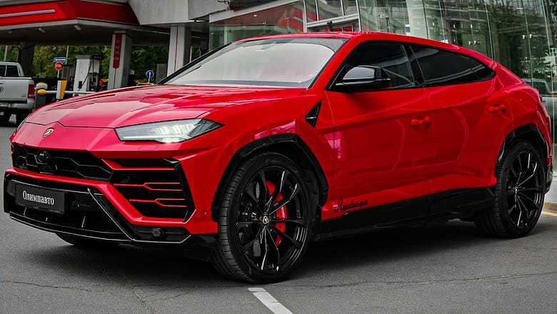 Lamborghini URUS (2022) – Wild Luxury Super SUV!
