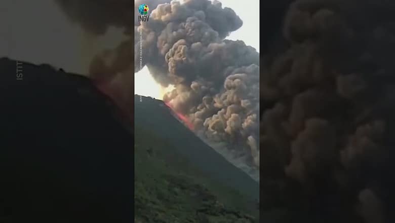 Stromboli volcano eruption captured on thermal camera | USA TODAY #Shorts