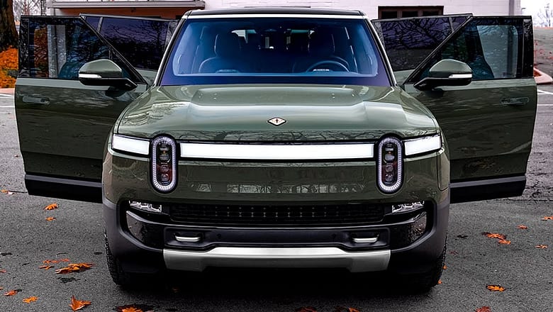 2023 Rivian R1S – impressive Luxury Large Electric SUV!