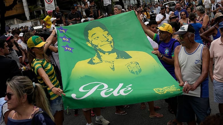 Brazilians pay their final respects to soccer legend Pele