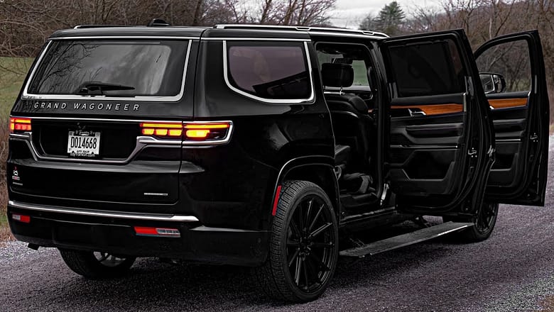 Jeep Grand Wagoneer (2023) – Ultra Luxury Expansive SUV!