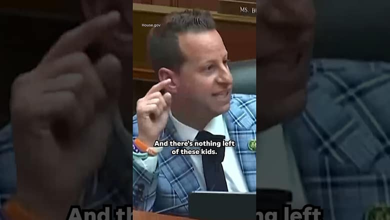 ‘Dead kids can’t read’: Democrat slams GOP for banning books instead of guns #Shorts