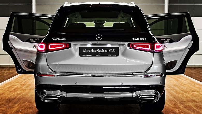 Mercedes GLS600 Maybach (2023) – Ultra-Luxurious Awesome SUV!