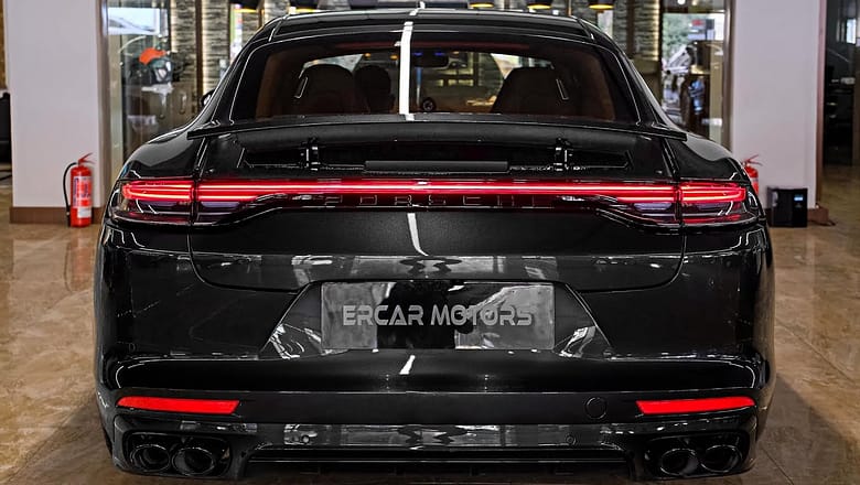 Porsche Panamera Platinum Edition (2023) – It’s a Handsome Beast!