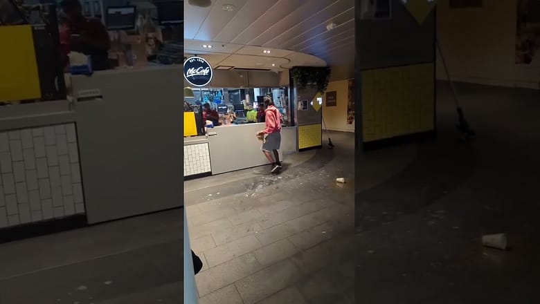 McDonald’s employee throws drink in customer’s face in wild fight caught on video #shorts