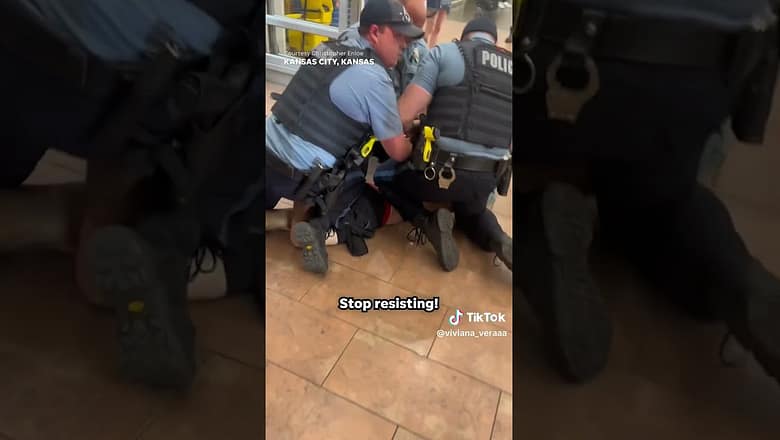 ‘Read the receipt!’: Officers pin man over $5 Walmart pizza #Shorts