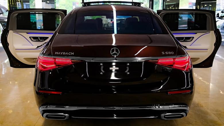 2023 Mercedes Maybach S680 – Ultra Luxury Limousine!