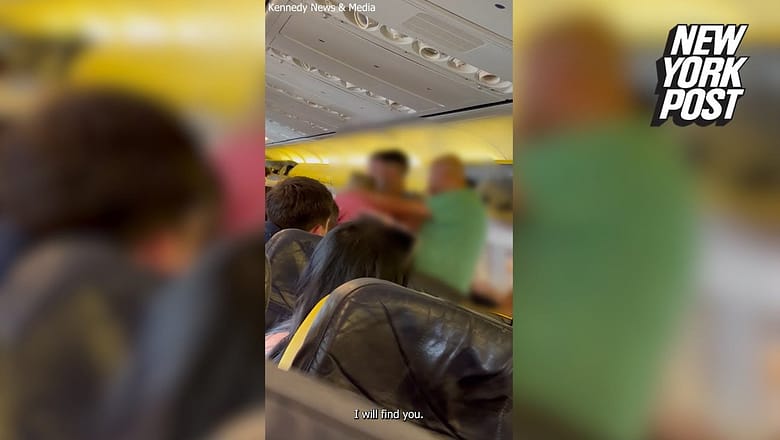 Drunk woman goes berserk, kicked off Ryanair flight to Ibiza: video
