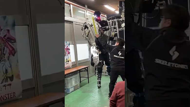 Huge robot exoskeleton imitates human movement #Shorts