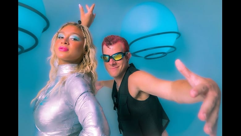 Kyle Gordon – Planet of the Bass (feat. DJ Crazy Times & Ms. Biljana Electronica) [Official Video]