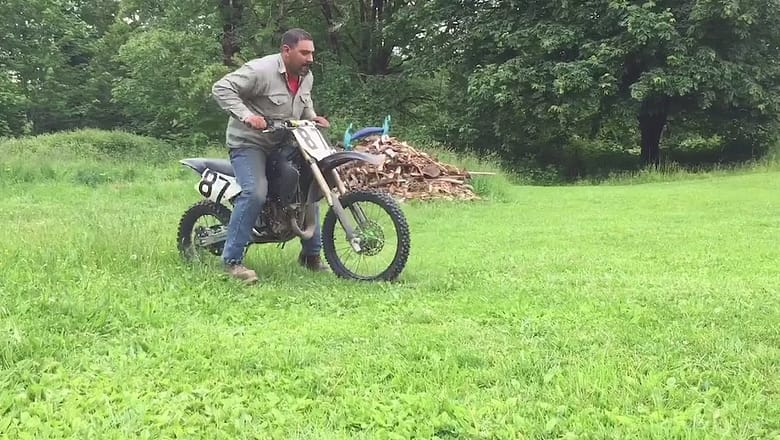 Show off a bit won’t hurt, right? #shorts #fail #ride #afv