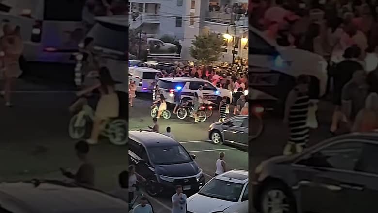 Taylor Swift fans wait outside restaurant to catch glimpse of pop star #Shorts