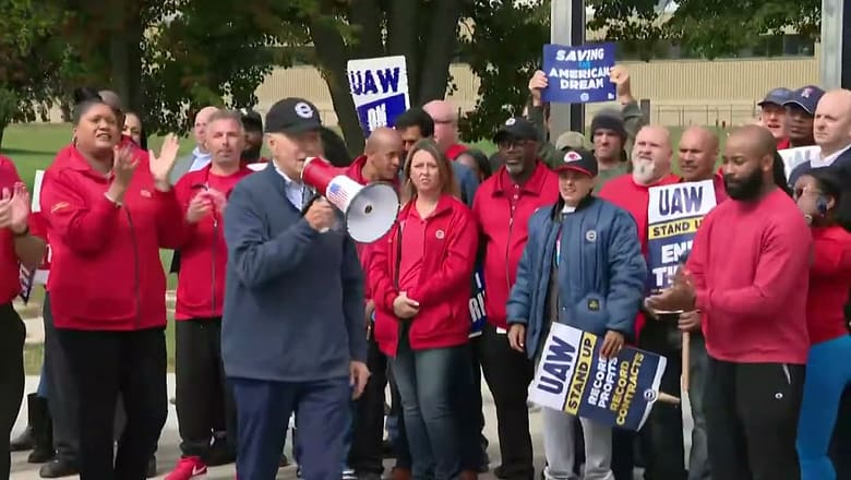 Joe Biden becomes 1st modern U.S. president to join a picket line | UAW strike in Michigan