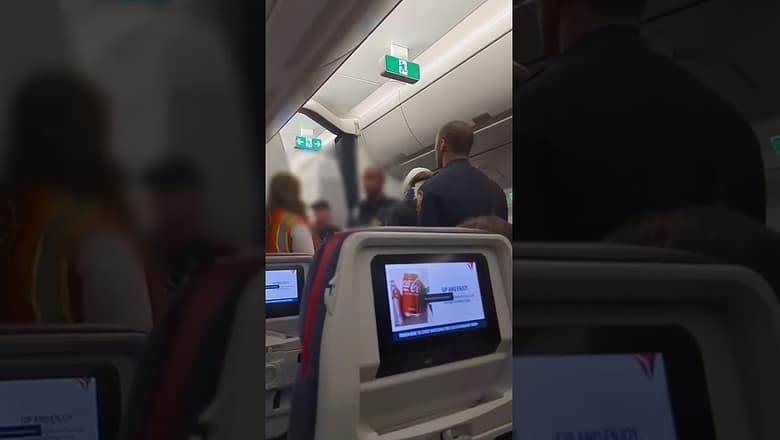 Severe turbulence hospitalizes 11 crew and passengers on Delta flight #Shorts