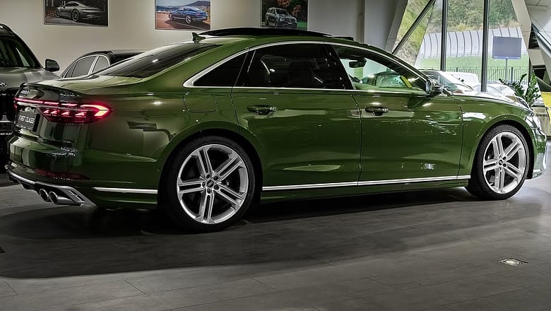 2024 Audi S8 – Wild Luxury imposing Sedan!