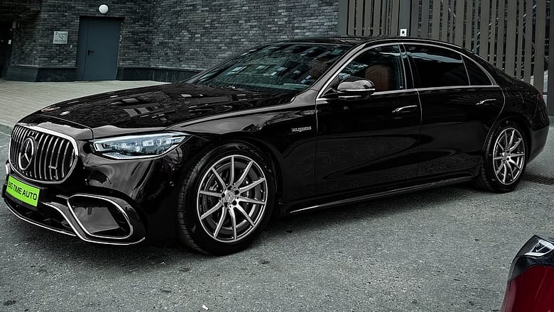 2024 Mercedes AMG S63 – High-Tech Luxury Wild Sedan!