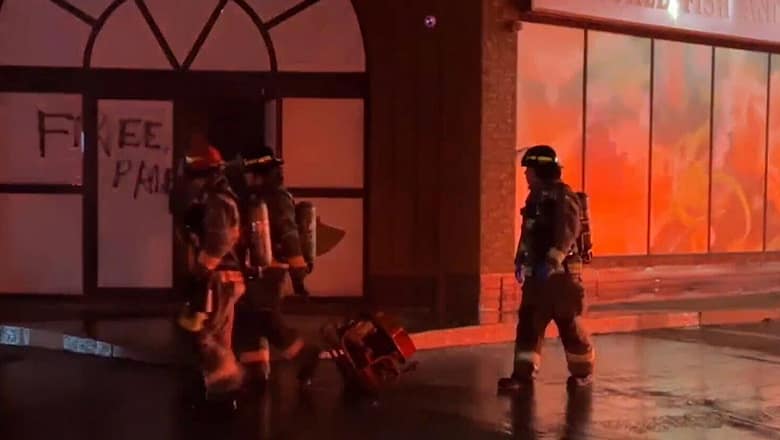 Jewish-owned deli in Toronto vandalized with ‘Free Palestine’ before being set on fire