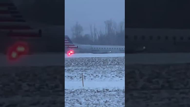 Passengers evacuate after plane slides on icy landing #Shorts