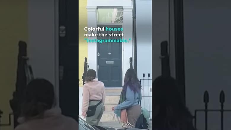 Content creators flocking to England’s Notting Hill for perfect shot #Shorts