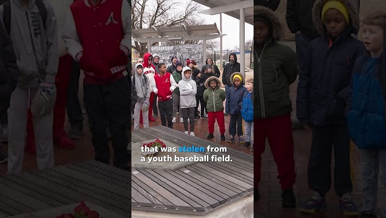 MLB to replace Jackie Robinson statue stolen from youth baseball field #Shorts