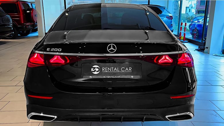 Mercedes E-Class (2024) – Best Executive Midsize SUV!