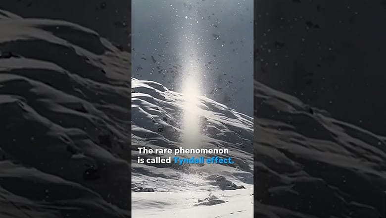 Sci-fi portal or strange phenomenon? Bizarre effect amuses skiers #Shorts