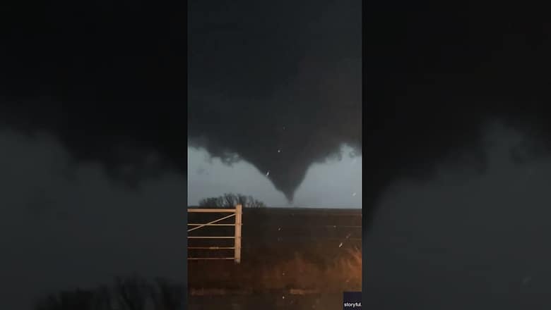 Tornado in northeast Kansas captured on video #Shorts
