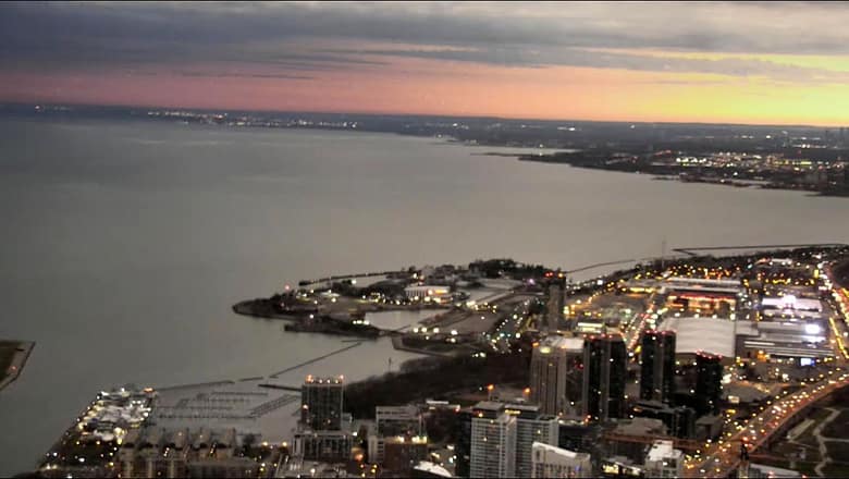 TIMELAPSE | Moon’s shadow moves over Lake Ontario during solar eclipse