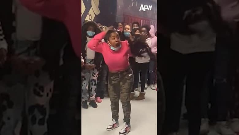 i whip my hair back and forth ππ #shorts #wig #fail #dance #duel #afv