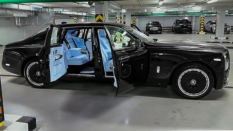 Rolls-Royce Phantom (2024) – The Most Expensive Large Sedan!