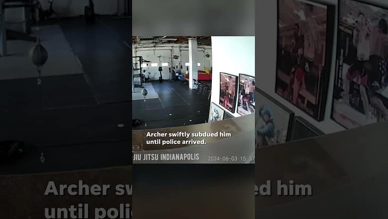 Video shows teen use martial arts skills to take down suspected thief #Shorts