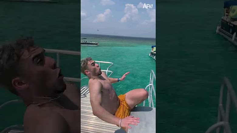 He’ll never try to show off ever again ๐ฅ๏ธ #shorts #boat #fail #funny #summer