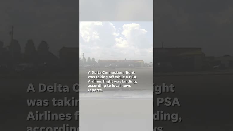 Video shows two planes appear too close over Syracuse #Shorts