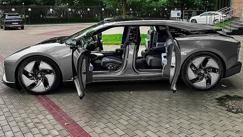 2024 HiPhi Z – Futuristic High-Tech Super Saloon!