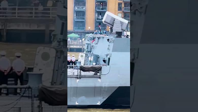 German Navy blasts ‘Star Wars’ music sailing on London river #Shorts