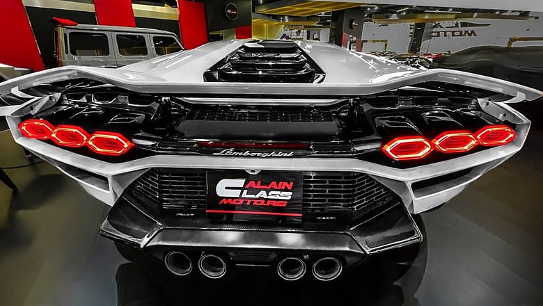 Lamborghini Countach – Future Sport Cars in Details!