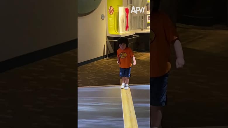Survival instincts kicked in π
#afv #funny #shorts