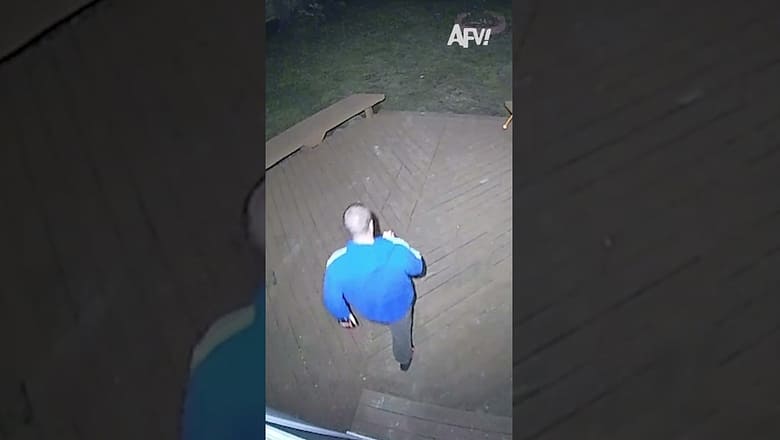 He really burst onto the scene π
#afv #caughtoncamera #funnyvideos #shorts