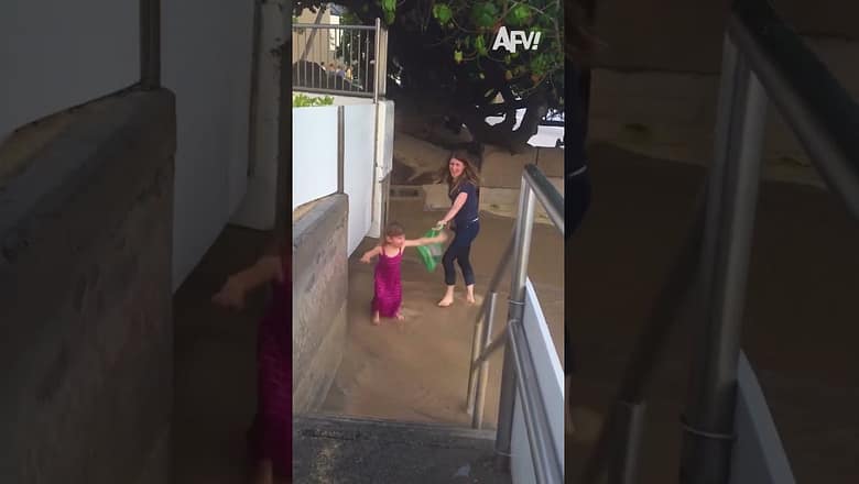 Went through a wave of emotions with this one ππ
#afv #funnyvideos #shorts