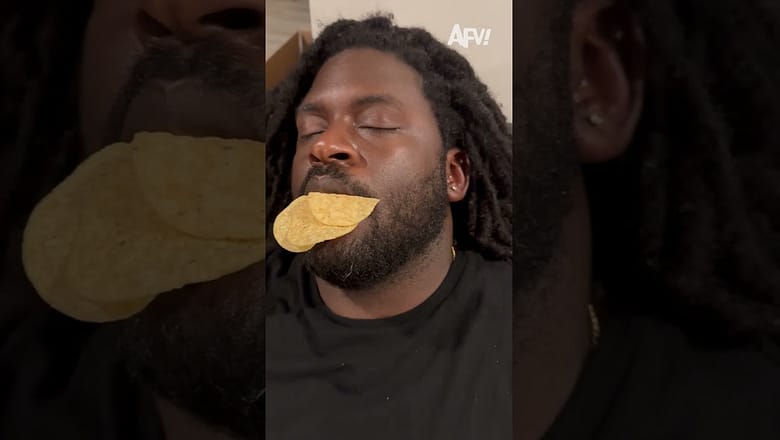 When you fall asleep during lunch π
#afv #prank #funnyvideos #shorts